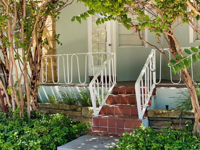 property at 1925 Washington Ave