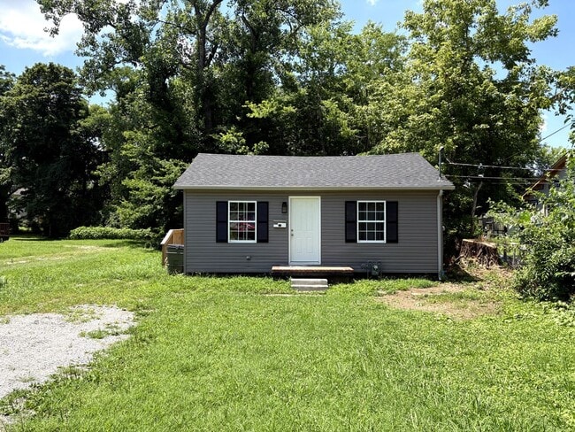 property at 2635 Kenwood Dr