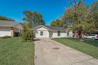 1509 Timberline Dr in Plano, TX - Foto de edificio - Building Photo