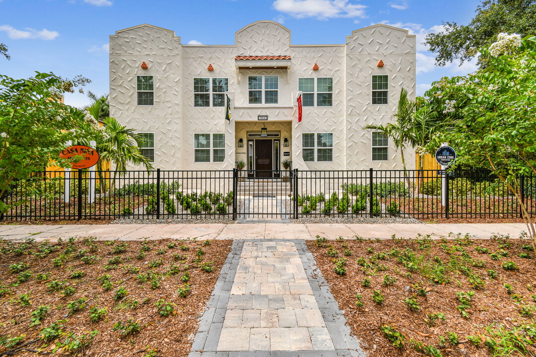 Casa Nina Apartments in St. Petersburg, FL - Building Photo