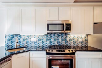 95 Maverick St, Unit 3 in Boston, MA - Building Photo - Building Photo