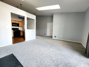 980 Juniper Way in Mahwah, NJ - Building Photo - Building Photo