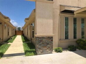 705 E Myrtle Beach Ave, Unit 4 in McAllen, TX - Building Photo - Building Photo