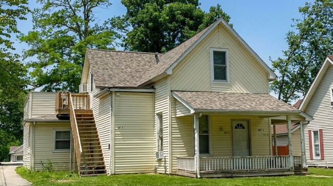 property at 607 S Green St