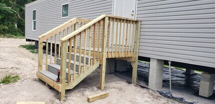 17020 Meridian Blvd in Hudson, FL - Building Photo - Building Photo
