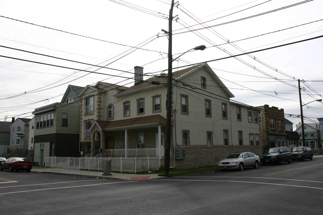 59-65 2nd St in Elizabeth, NJ - Building Photo