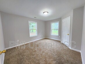 2 Winston Ct in Mauldin, SC - Building Photo - Building Photo