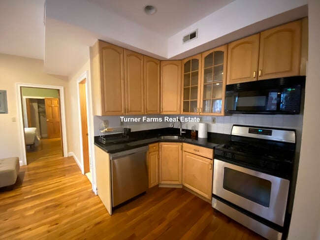 1031 Tremont St, Unit 2 in Boston, MA - Building Photo - Building Photo