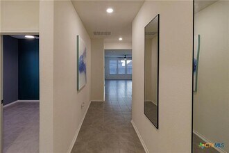 211 Summit Dr in Lockhart, TX - Building Photo - Building Photo