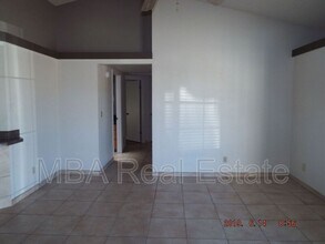 5648 W Villa Theresa Dr in Glendale, AZ - Building Photo - Building Photo
