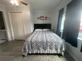 7521 Harbour Blvd in Miramar, FL - Building Photo