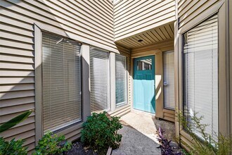 1340 Chardonnay Dr in Houston, TX - Building Photo - Building Photo