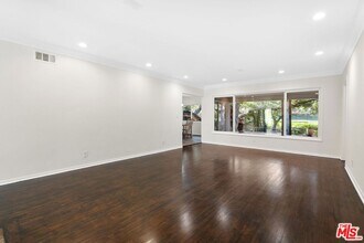 15543 Del Gado Dr in Los Angeles, CA - Building Photo - Building Photo