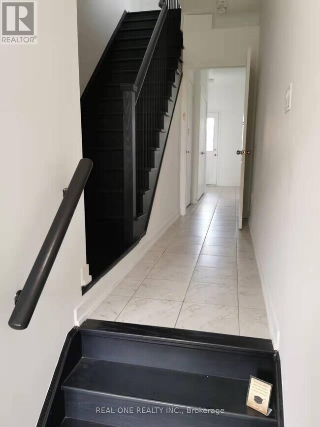 209 Harding Park St in Newmarket, ON - Building Photo - Building Photo