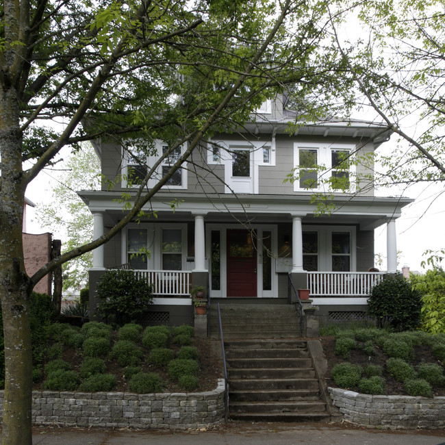 115 SE 30th Ave in Portland, OR - Foto de edificio - Building Photo