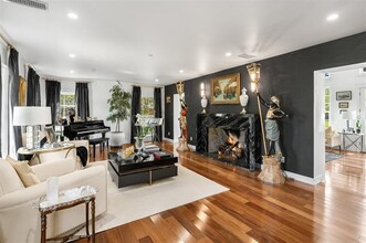 4522 Walnut Hill Ln in Dallas, TX - Building Photo - Building Photo