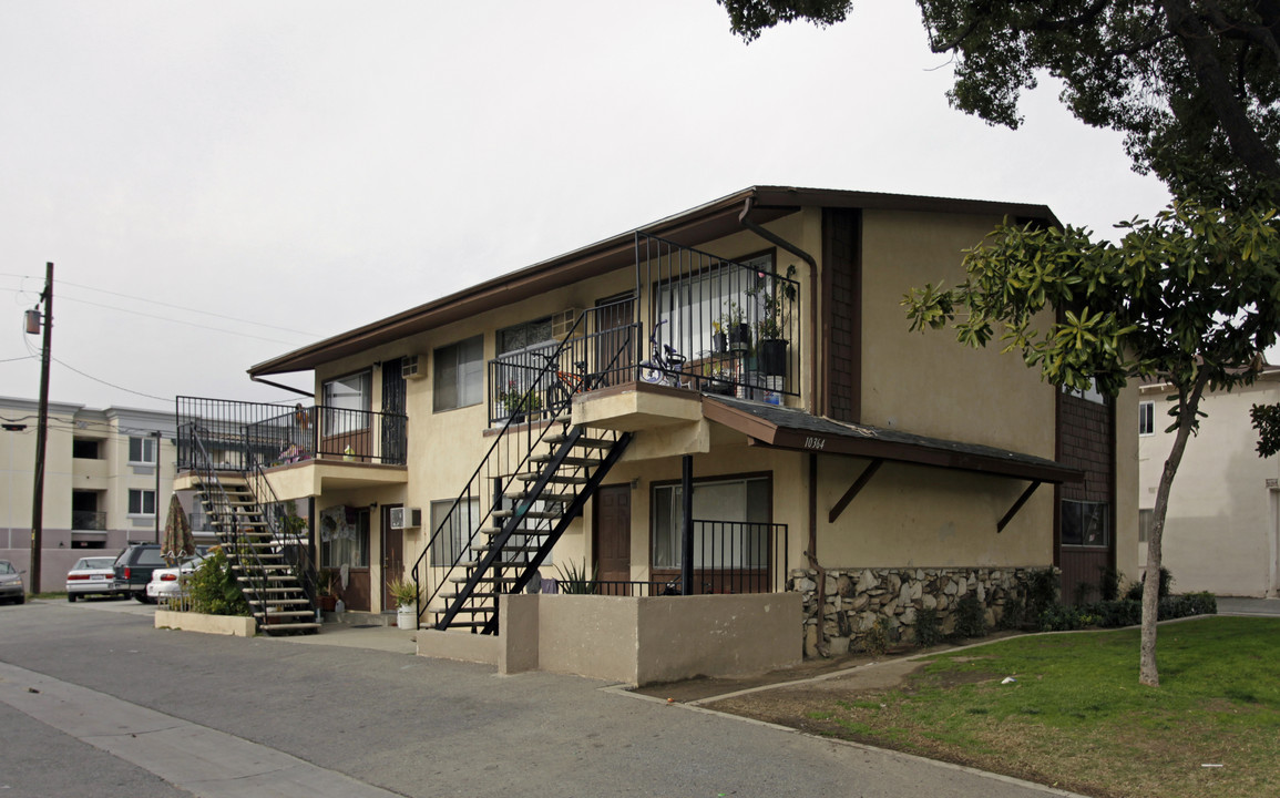 10364 Pradera Ave in Montclair, CA - Building Photo