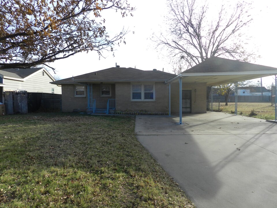 1908 NW Bell Ave in Lawton, OK - Building Photo