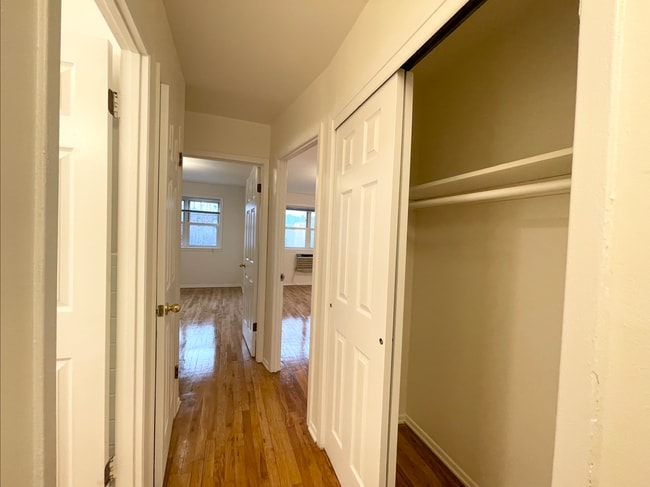 4305 49th St, Unit 2 in Sunnyside, NY - Building Photo - Building Photo