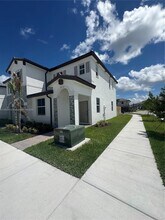 2652 SE 28th St in Homestead, FL - Building Photo - Building Photo