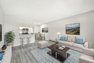 3300 Tamarac Apartments in Denver, CO - Foto de edificio - Building Photo