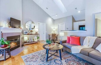 17 Devon Club Ln, Unit 17 Devon Commons Lane in Braintree, MA - Building Photo - Building Photo