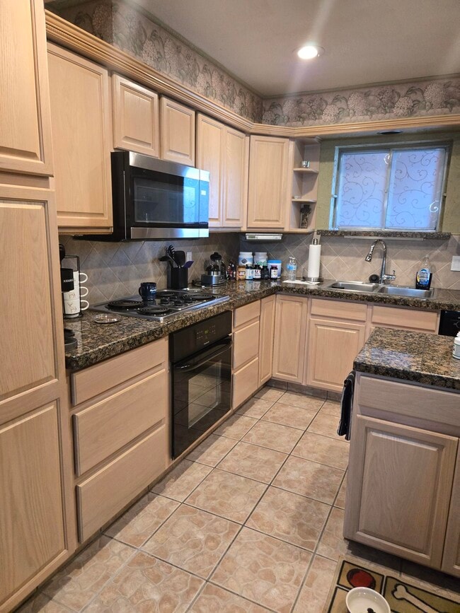 8618 Baltimore Dr, Unit 102 in Dallas, TX - Foto de edificio - Building Photo