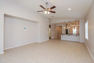2737 E Mews Rd in Gilbert, AZ - Foto de edificio - Building Photo