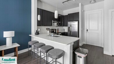 3501 Ross Ave in Dallas, TX - Foto de edificio - Building Photo