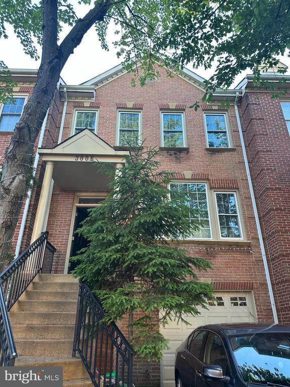 3006 Fallswood Glen Ct in Falls Church, VA - Foto de edificio - Building Photo