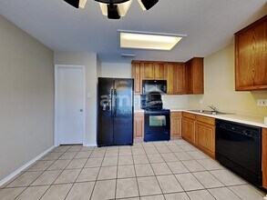 11232 Vollmer Ln in San Antonio, TX - Building Photo - Building Photo