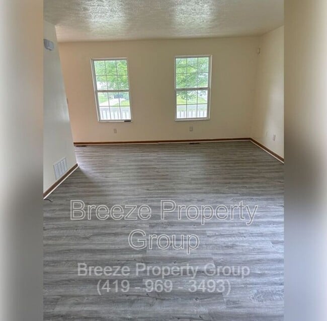 2963 Megan Cir in Youngstown, OH - Building Photo - Building Photo