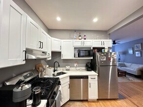 629 W Cornelia in Chicago, IL - Building Photo - Building Photo