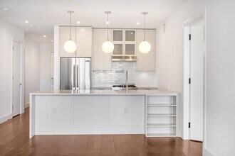 372 9th St in Jersey City, NJ - Building Photo - Building Photo