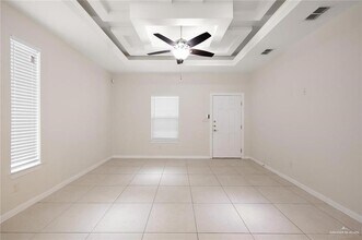 3109 Javalina Ave, Unit 2 in Edinburg, TX - Building Photo - Building Photo