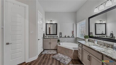 222 Sigel Ave in New Braunfels, TX - Building Photo - Building Photo