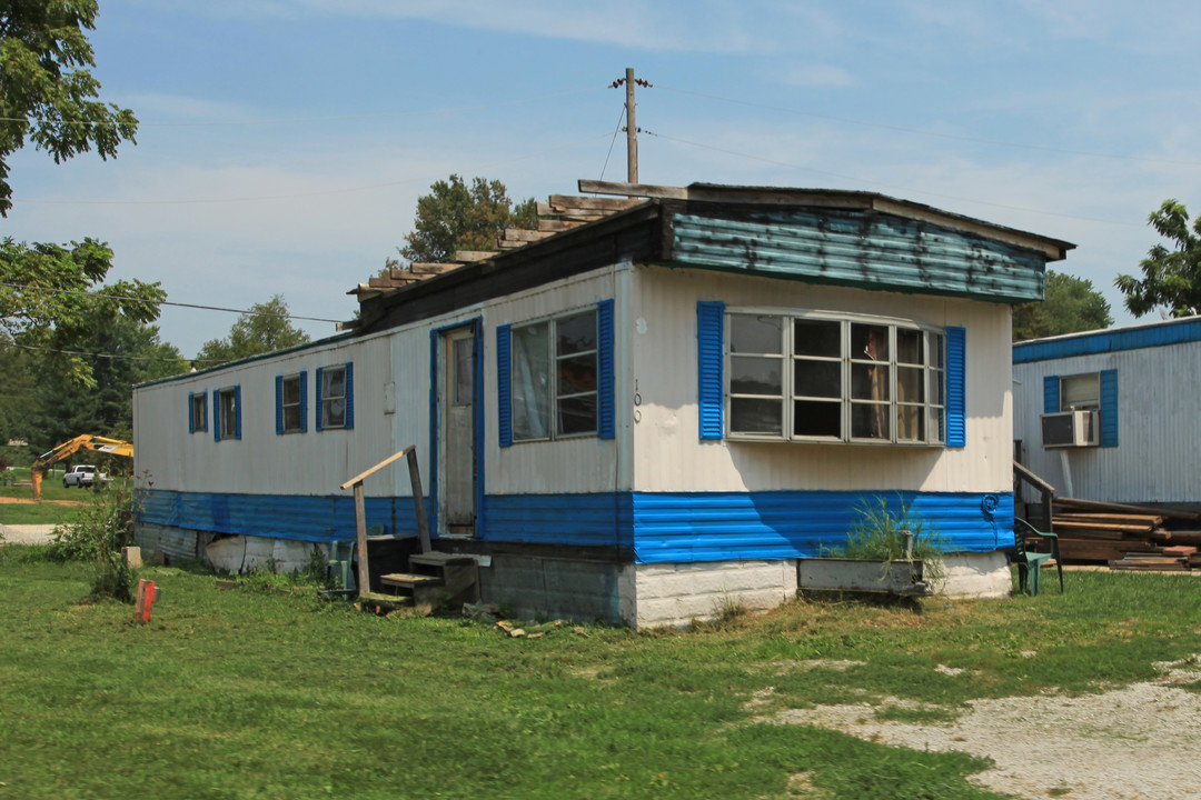 201 Blueberry Ln in Winchester, KY - Building Photo