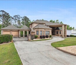 4020 W Stubbs Rd in College Park, GA - Foto de edificio - Building Photo