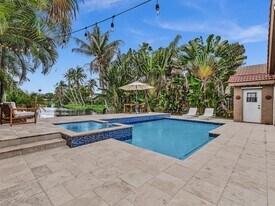 10310 Santiago St in Hollywood, FL - Building Photo