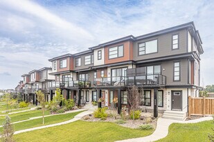 Landmark Townhomes at Creekwood Chappelle in Edmonton, AB - Building Photo