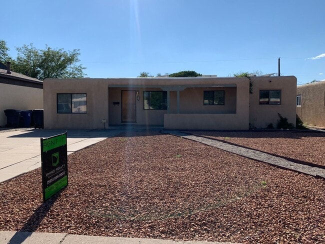 property at 809 Dakota St SE