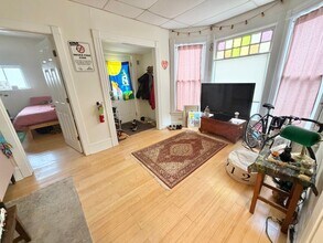 81-83-83 Monroe St in Burlington, VT - Building Photo - Building Photo