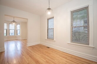 2176 N Maplewood Ave in Chicago, IL - Foto de edificio - Building Photo