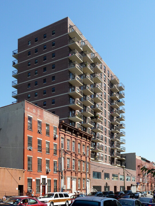 880 Bergen Street in Brooklyn, NY - Building Photo