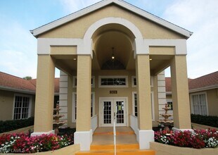 3380 W Crown Pointe Blvd in Naples, FL - Foto de edificio - Building Photo