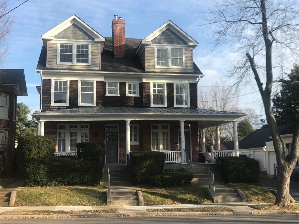 404 Elm St in Frederick, MD - Foto de edificio