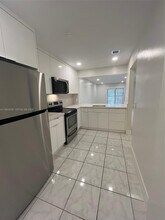 871 NE 207th Terrace in Miami, FL - Building Photo - Building Photo