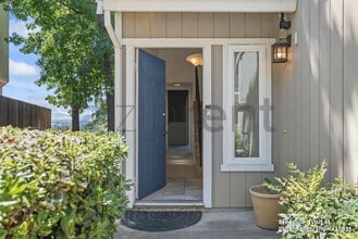 4874 Starflower Dr in Martinez, CA - Building Photo - Building Photo
