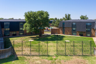 Amarillo Square in Amarillo, TX - Building Photo - Building Photo