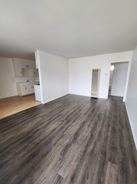 1913 11th St - TWO bedrooms AVAILABALE ! in Santa Monica, CA - Building Photo - Interior Photo